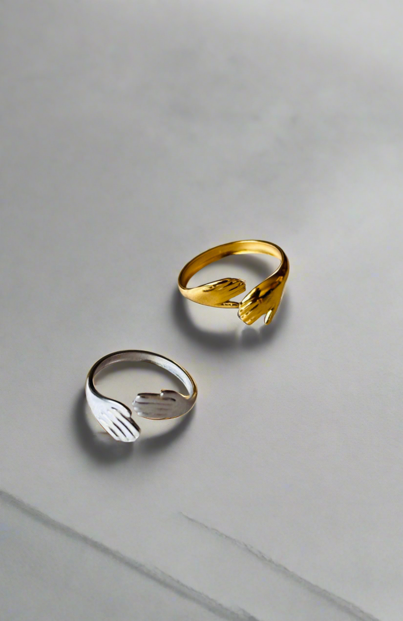 NOYA_ Anelli A forma d‘abbraccio