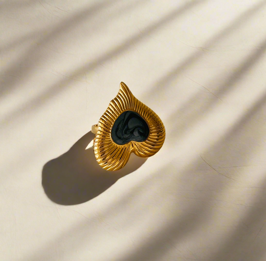 NOYA_ Anello a forma di cuore