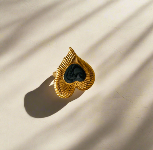 NOYA_ Anello a forma di cuore