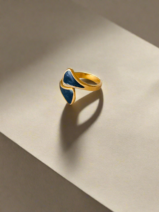 NOYA _ Anello color oro con dettagli neri