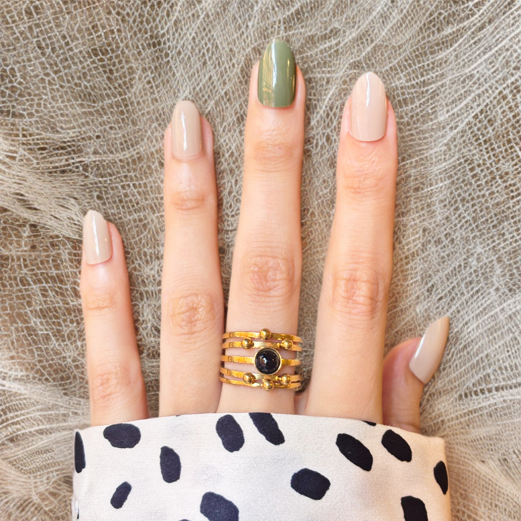 NOYA - Anello con pietra colorata